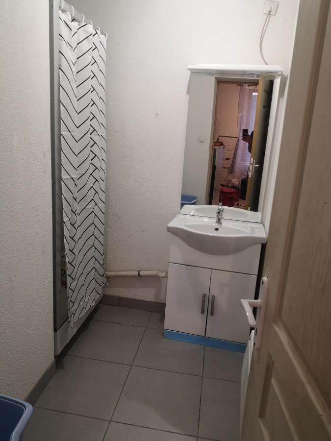 F1 1er étage 3 personnes Appartamento Aubenas Esterno foto